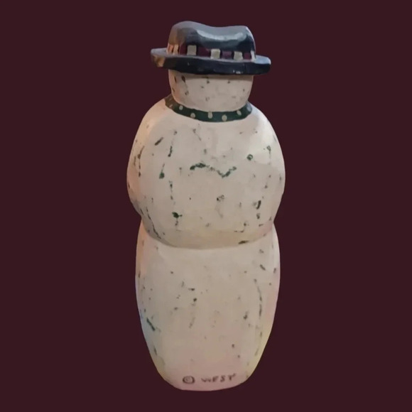 Wood snowman holding santa in his hands - Picture 3 of 6